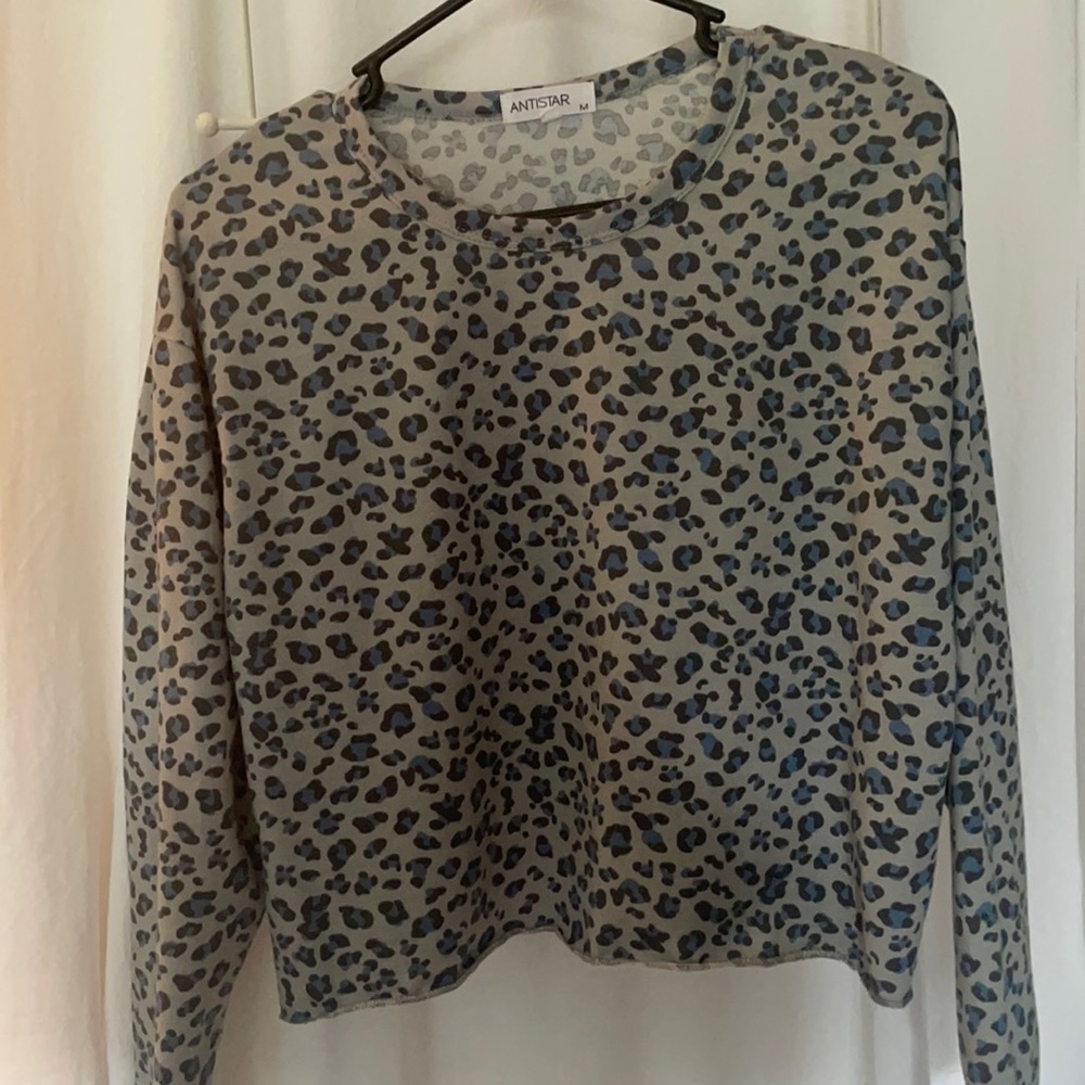 Leopard Print Pullover - image 1